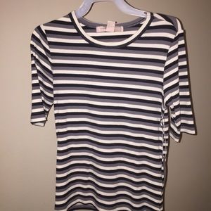 black, grey, and white striped tee